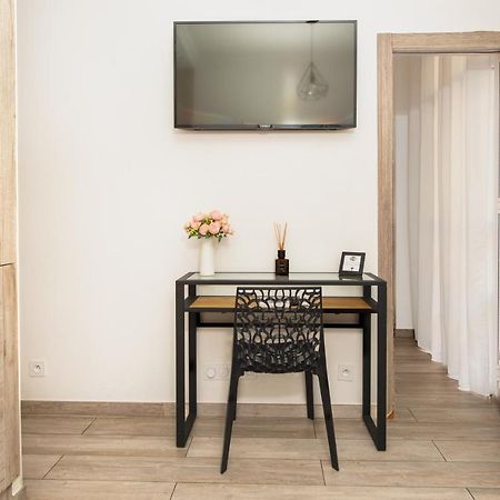 Nice Centre Flat - Modern, Quiet And Brand New Экстерьер фото